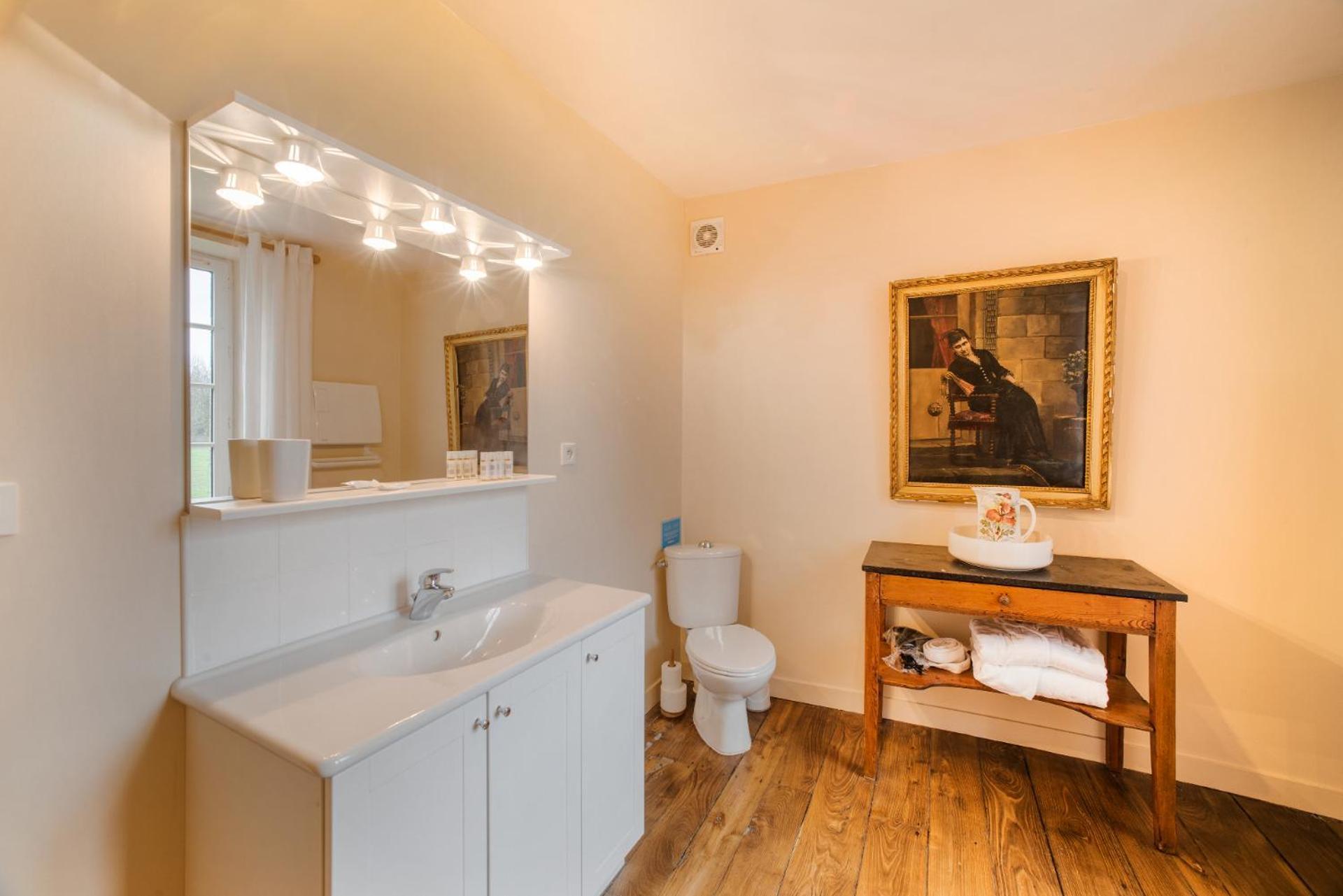 Holiday Home Chateau De Bouceel Mont Saint Michel Vergoncey Room photo
